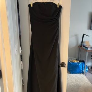 Strapless David’s bridal dress (prom)